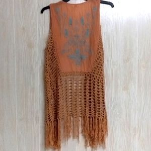 NWOT Boutique BOHO crochet fringed vest size s/m